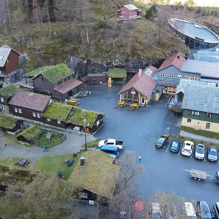27 Person In Dyrdal * Frafjord